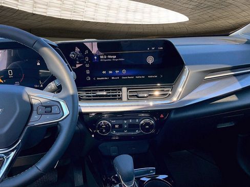 New 2026 Chevrolet Trax ACTIV w/ Sunroof Package FWD image 7