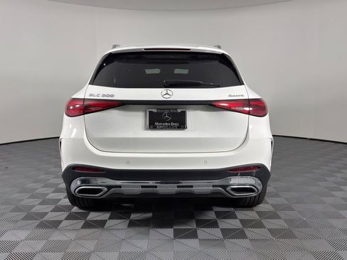 Used 2025 Mercedes-Benz GLC 300 4MATIC image 7