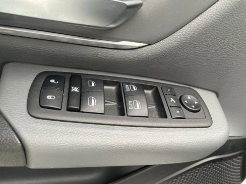Used 2023 RAM 1500 Big Horn AWD/4WD image 17