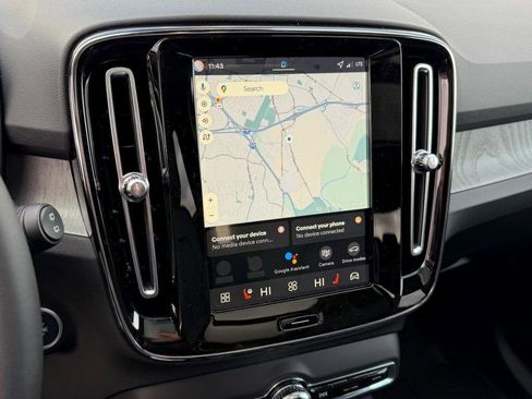 New 2026 Volvo XC40 B5 Plus w/ Protection Package Premier image 22