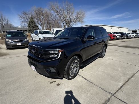 Used 2025 Ford Expedition Active image 6