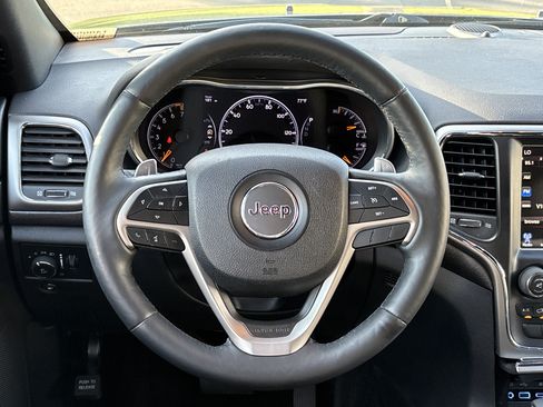 Used 2017 Jeep Grand Cherokee Altitude RWD image 21