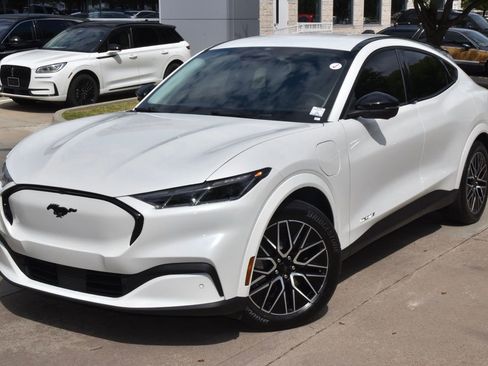 Certified 2025 Ford Mustang Mach-E Premium image 38