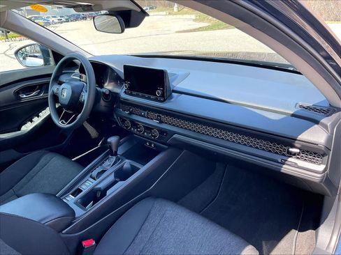 Used 2025 Honda Accord SE image 14