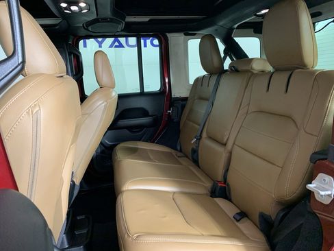 Used 2021 Jeep Wrangler Unlimited Sahara image 31