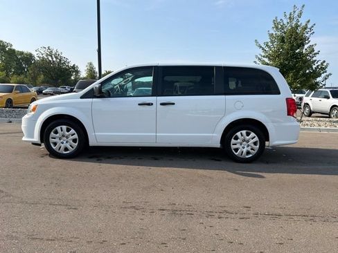 Used 2020 Dodge Grand Caravan SE FWD image 8