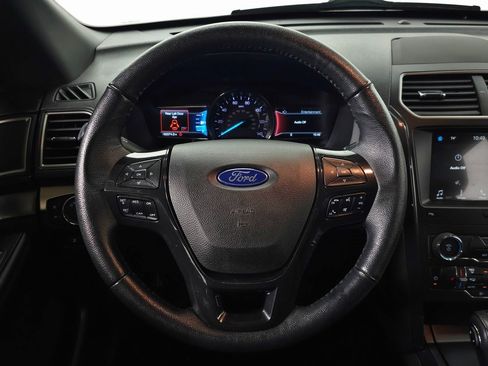 Used 2018 Ford Explorer XLT w/ Equipment Group 202A image 18