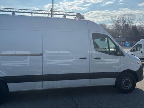 Used 2021 Mercedes-Benz Sprinter 2500 image 8