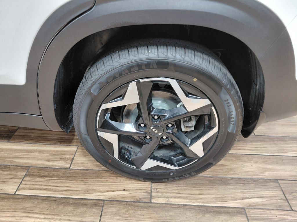 Used 2024 Kia Seltos EX AWD/4WD image 21