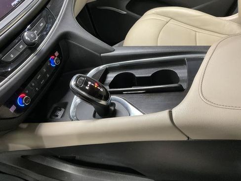 Used 2019 Buick Enclave Essence FWD image 24