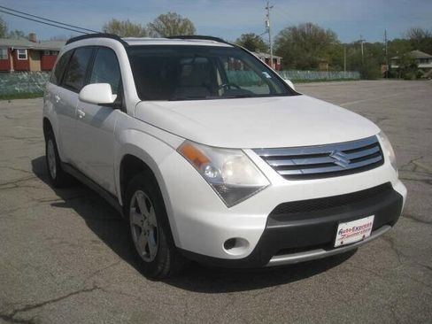 Used 2009 Suzuki XL7 Luxury image 3