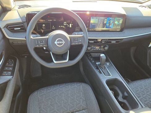Used 2026 Nissan Kicks SV w/ Interior Electronics Package AWD/4WD image 16