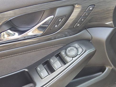 Used 2023 Chevrolet Traverse High Country image 23