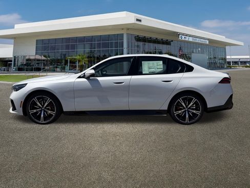 New 2026 BMW 530i w/ M Sport Package RWD image 6