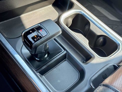 Used 2024 Chevrolet Silverado 1500 High Country w/ High Country Premium Package AWD/4WD image 33