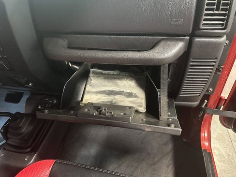 Used 1999 Jeep Wrangler Sport image 82