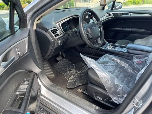 Used 2020 Ford Fusion SE FWD image 5