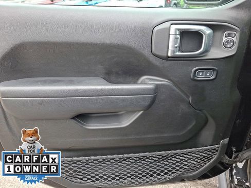 Used 2023 Jeep Wrangler Unlimited w/ Cold Weather Group image 12