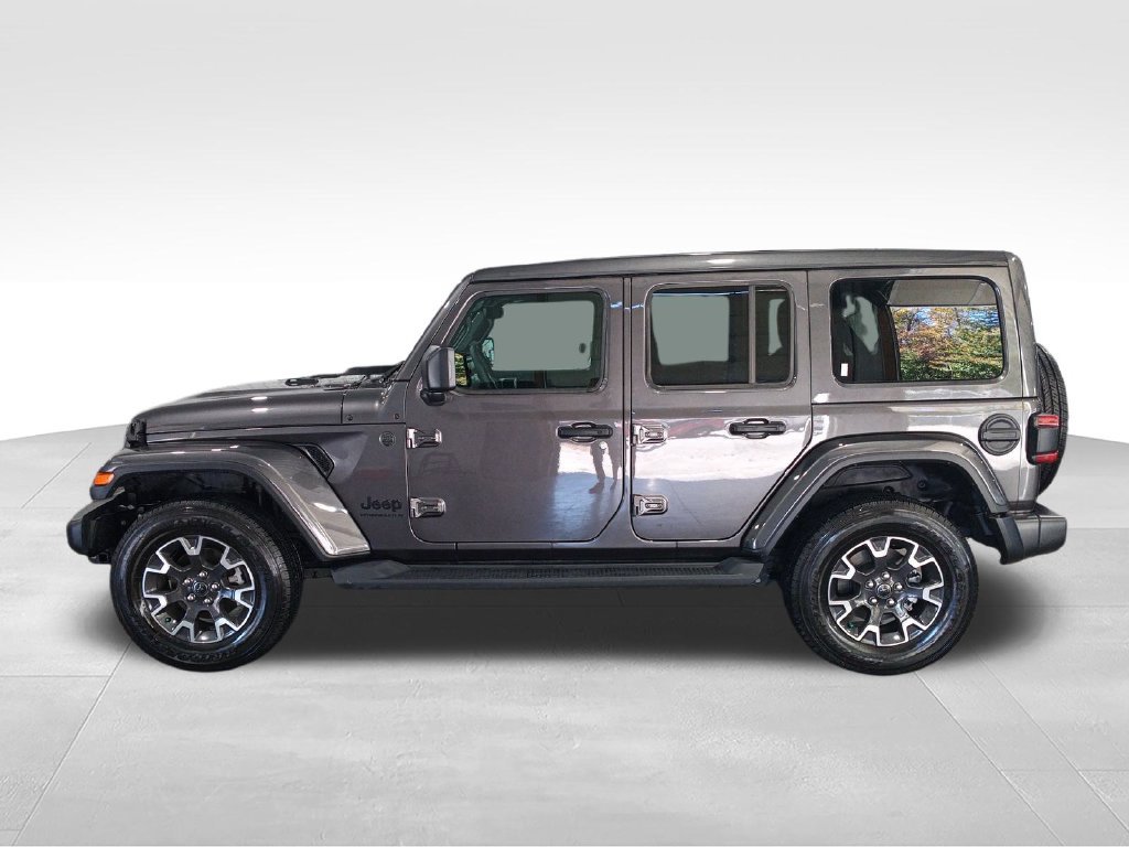 Used 2025 Jeep Wrangler Unlimited Sahara w/ Technology Group AWD/4WD image 3