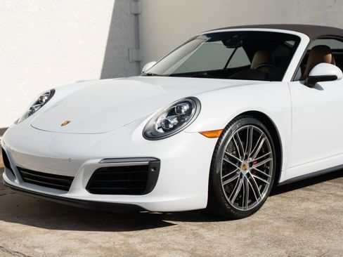 Used 2018 Porsche 911 Carrera 4S image 19