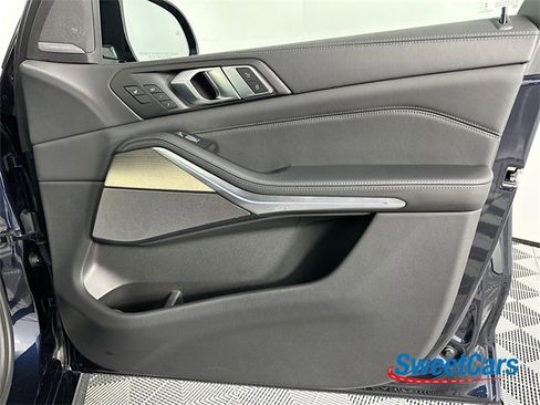 Used 2023 BMW X7 M60i w/ Executive Package image 50