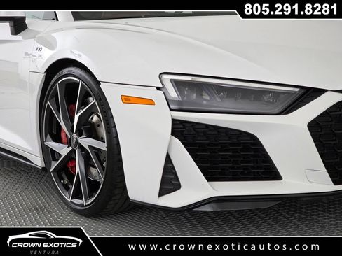 Used 2022 Audi R8 V10 w/ Carbon Exterior Package RWD image 10