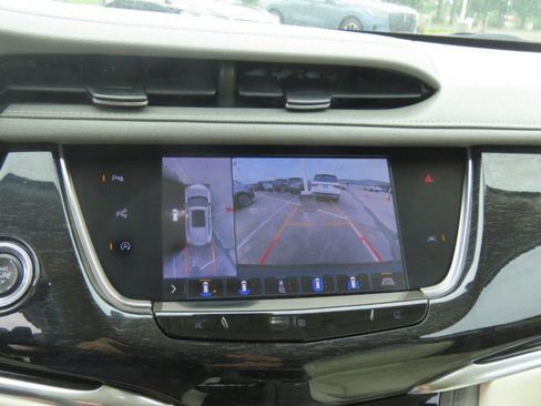 Used 2020 Cadillac XT6 Premium Luxury FWD image 30