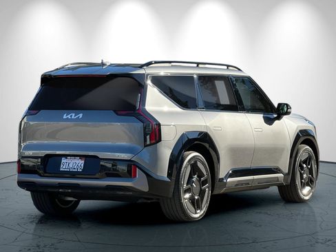 Certified 2025 Kia EV9 GT-Line image 4