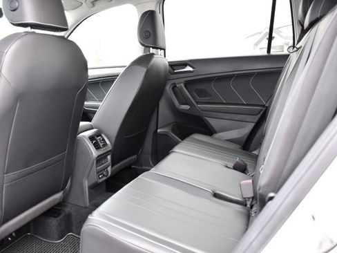 Used 2022 Volkswagen Tiguan SE image 22