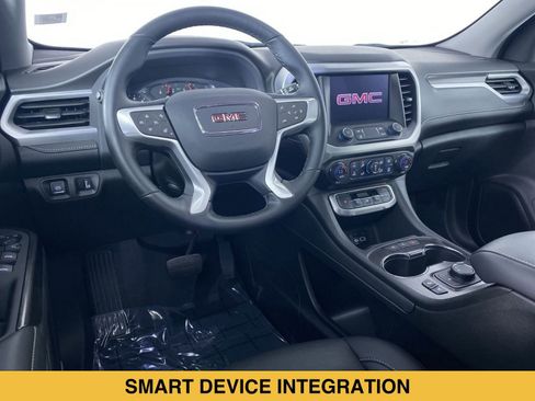 Used 2023 GMC Acadia SLT w/ Preferred Package FWD image 2
