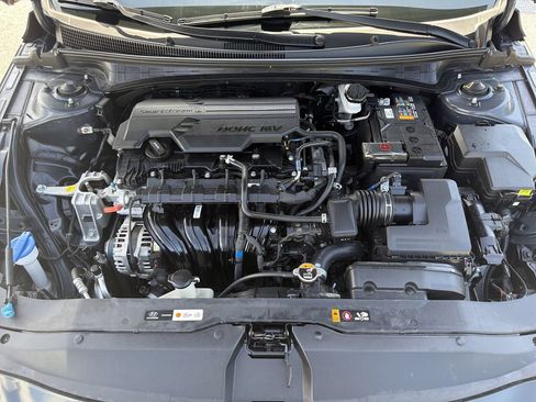 Used 2024 Hyundai Elantra SE FWD image 22