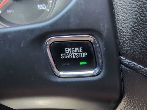 Used 2023 GMC Acadia SLE w/ Driver Convenience Package FWD image 16