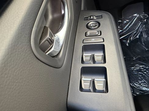 Used 2025 Honda Pilot Touring image 26