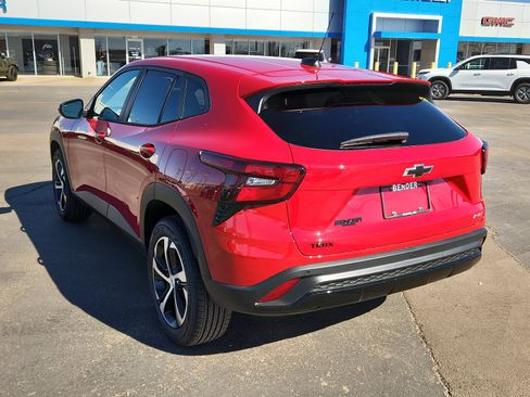 New 2026 Chevrolet Trax RS w/ Sunroof Package image 3