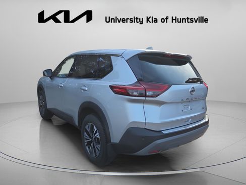 Used 2021 Nissan Rogue SV image 5