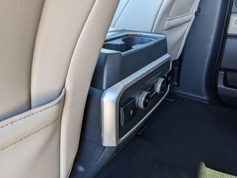 Used 2024 Ford Expedition Limited image 27