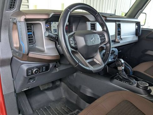 Used 2022 Ford Bronco Outer Banks AWD/4WD image 2