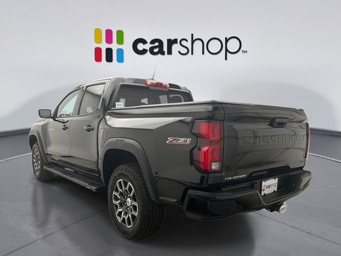 Used 2024 Chevrolet Colorado Z71 w/ Z71 Convenience Package 2 AWD/4WD image 3