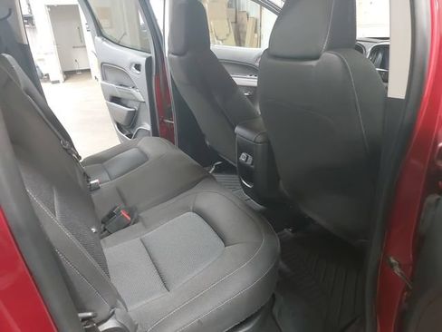 Used 2022 Chevrolet Colorado LT w/ LT Convenience Package AWD/4WD image 12