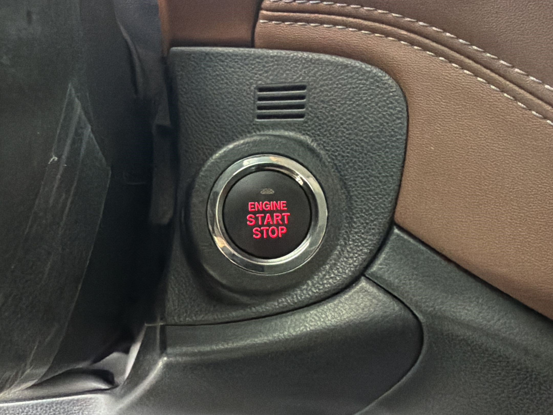 Used 2025 Subaru Outback Touring AWD/4WD image 16