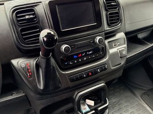 Used 2024 RAM ProMaster 2500 w/ Convenience Group image 30