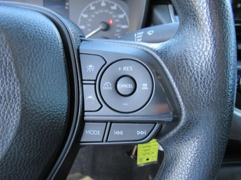 Used 2025 Toyota Corolla LE FWD image 24