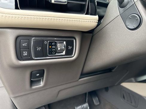 Certified 2023 Lincoln Nautilus Reserve w/ Equipment Group 201A image 31