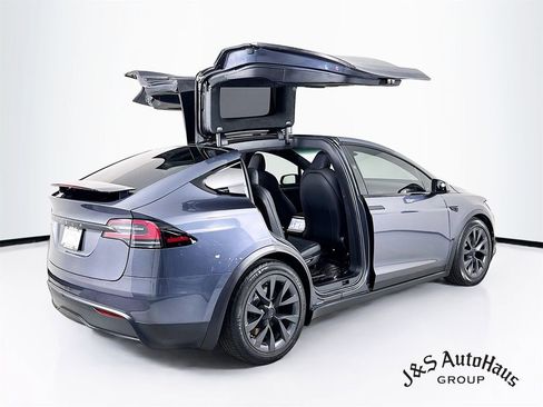 Used 2023 Tesla Model X Base image 7