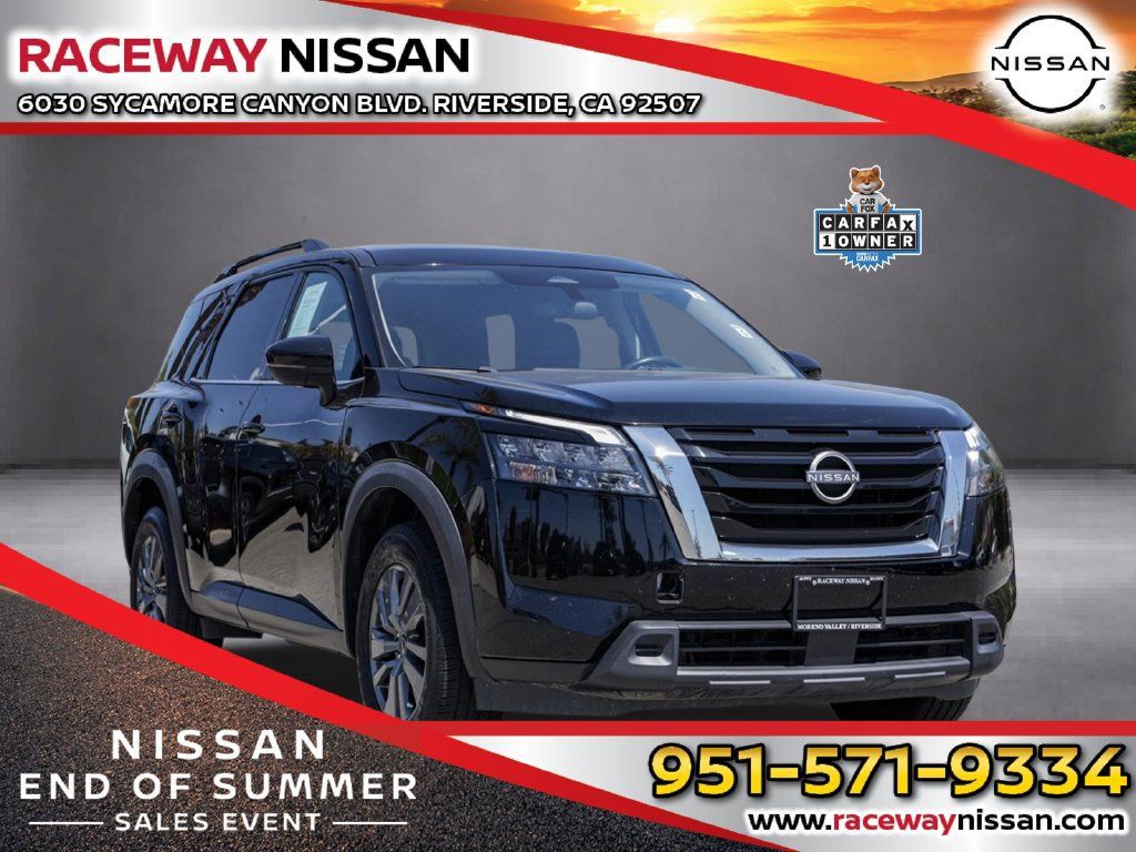 Used 2024 Nissan Pathfinder SV FWD image 1
