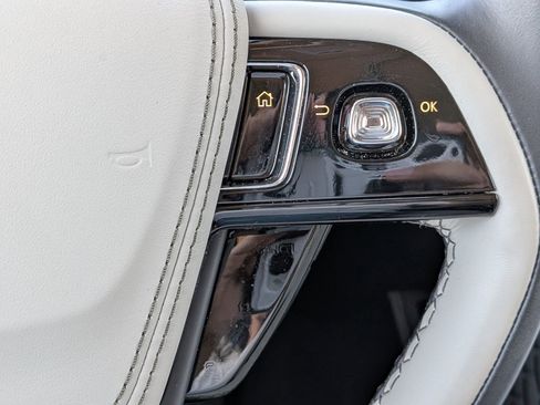 Certified 2025 Lincoln Aviator Reserve image 32