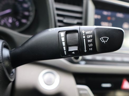 Used 2017 Hyundai Elantra ECO w/ Cargo Package image 32