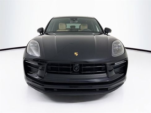 Used 2025 Porsche Macan image 6