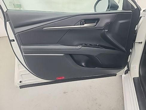 Used 2025 Toyota Camry SE image 24