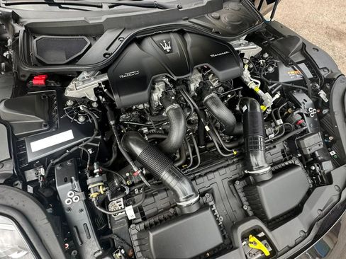 Used 2024 Maserati GranTurismo Trofeo AWD/4WD image 36